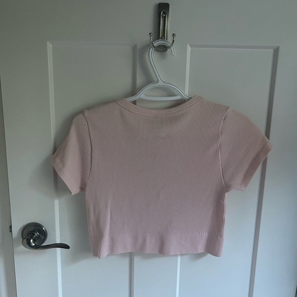 NWT Garage Sonia Seamless Plunge Tee - Picture 3 of 4